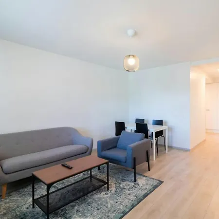 شقة Spacious For 6 إسبو